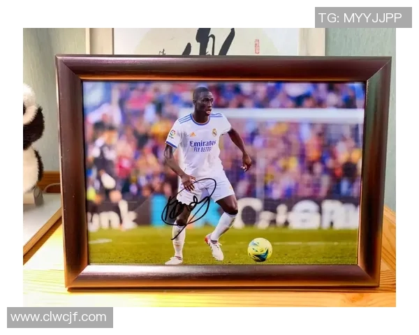 内马尔亲笔签名足球明星纪念品热销引发球迷追捧